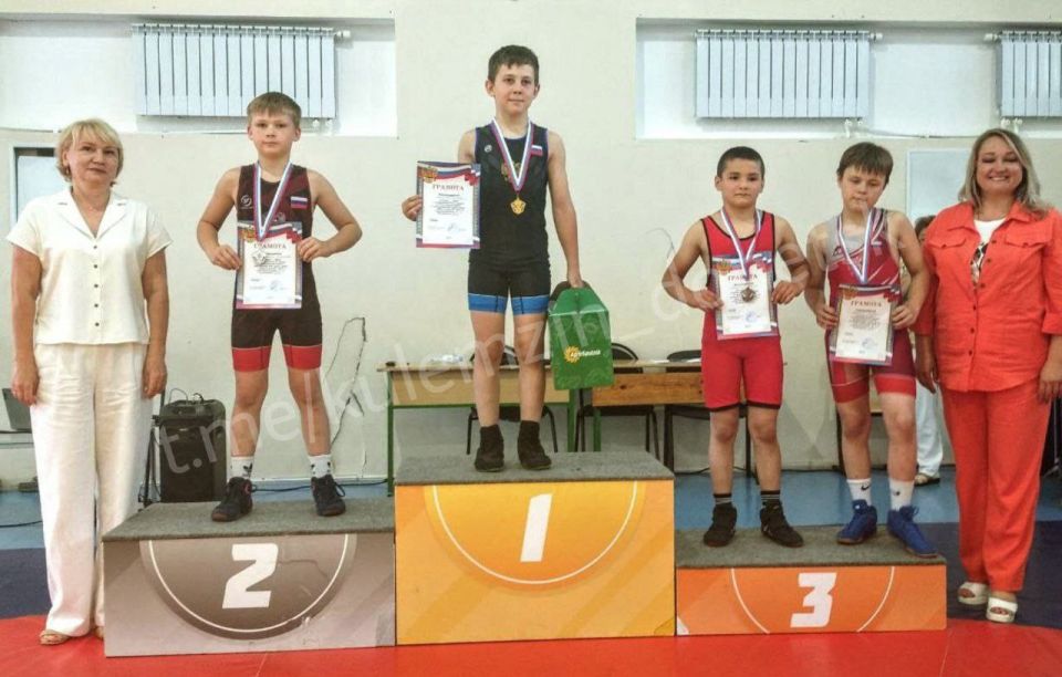 Алексей Кулемзин: Наши борцы приняли участие в Межмуниципальном турнире по греко-римской борьбе среди юношей 2011-2016 г. р. в Богучаре (Воронежская обл.) Алексей Кулемзин: Наши борцы приняли участие в Межмуниципальном турнире по греко-римской борьбе среди юношей 2011-2016 г. р. в Богучаре (Воронежская обл.)