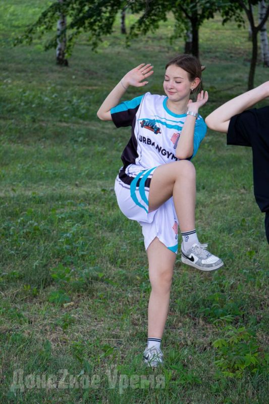 Для молодых и не очень: в Донецке регулярно проводят бесплатные занятия по пилатесу Для молодых и не очень: в Донецке регулярно проводят бесплатные занятия по пилатесу