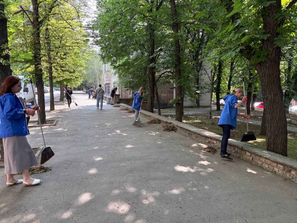 Сделаем улицы нашего любимого города чище! Сделаем улицы нашего любимого города чище!