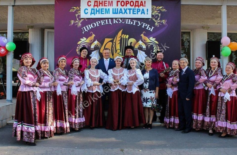 Культурное богатство. Народный вокальный ансамбль «Сударушки» был основан в 1985 году Культурное богатство. Народный вокальный ансамбль «Сударушки» был основан в 1985 году