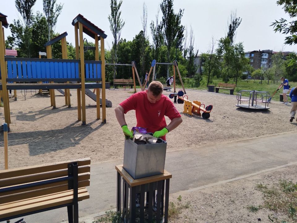 В Кировском прошел субботник В Кировском прошел субботник