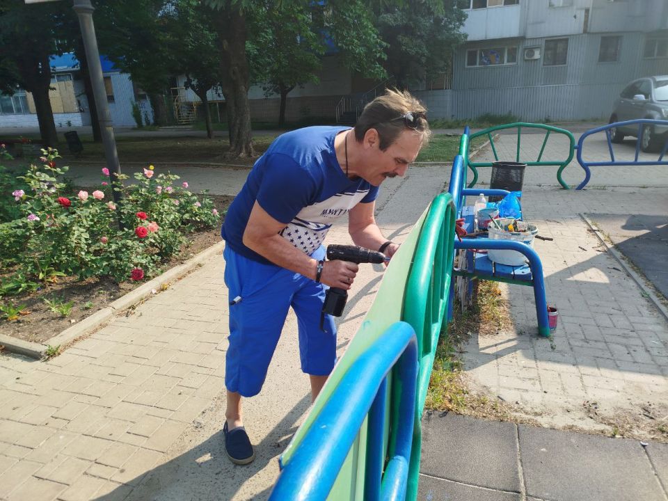 Валентин Левченко: В рамках реализации партийного проекта «Городская среда» Всероссийской политической партии «Единая Россия», сотрудники Управы в очередной раз приняли участие в акции «Чистый четверг», в ходе которой... Валентин Левченко: В рамках реализации партийного проекта «Городская среда» Всероссийской политической партии «Единая Россия», сотрудники Управы в очередной раз приняли участие в акции «Чистый четверг», в ходе которой...