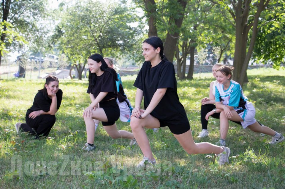 Для молодых и не очень: в Донецке регулярно проводят бесплатные занятия по пилатесу Для молодых и не очень: в Донецке регулярно проводят бесплатные занятия по пилатесу