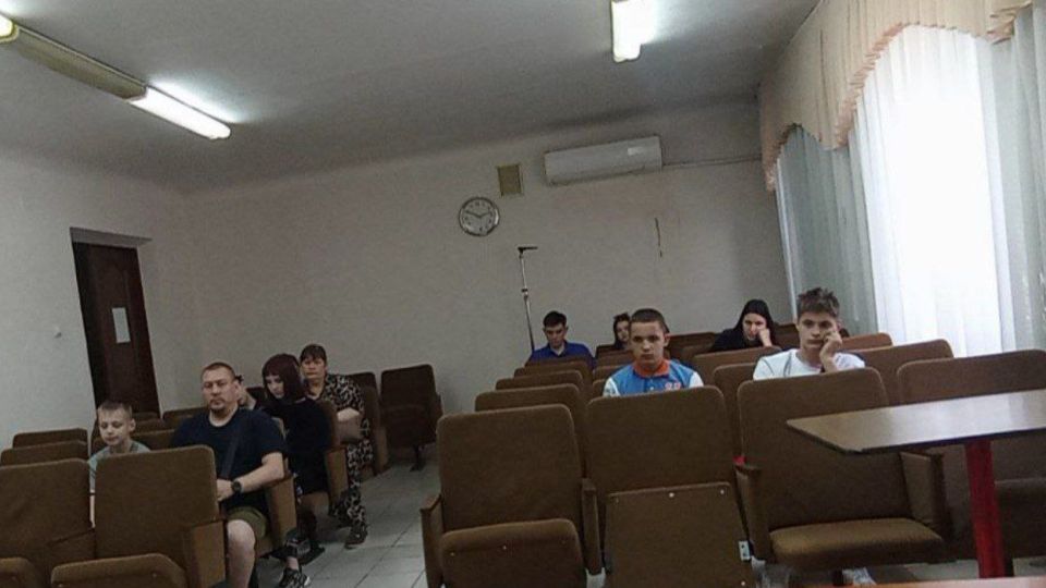 Валентин Левченко: В Управе, в рамках «Года Защитника Отечества», прошло военно-патриотическое мероприятие, для подростков, состоящих на внутреннем учете в органах и учреждениях системы профилактики Валентин Левченко: В Управе, в рамках «Года Защитника Отечества», прошло военно-патриотическое мероприятие, для подростков, состоящих на внутреннем учете в органах и учреждениях системы профилактики