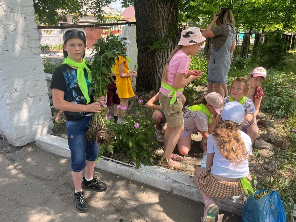 Ребята Ждановки отметили День эколога Ребята Ждановки отметили День эколога