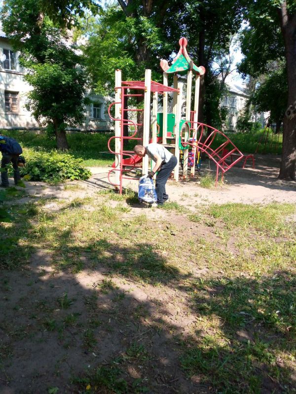 На территории городского округа Дебальцево продолжаются работы покосу сорных и карантинных трав На территории городского округа Дебальцево продолжаются работы покосу сорных и карантинных трав
