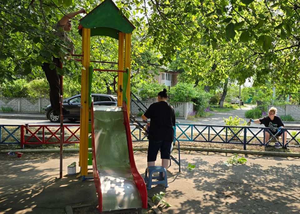 Иван Адамец: Сотрудники Управы Куйбышевского внутригородского района поддержали акцию «Чистый четверг» Иван Адамец: Сотрудники Управы Куйбышевского внутригородского района поддержали акцию «Чистый четверг»