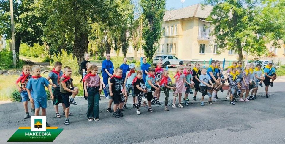 Для ребят из школы №58 провели мастер-класс по ушу на свежем воздухе Для ребят из школы №58 провели мастер-класс по ушу на свежем воздухе
