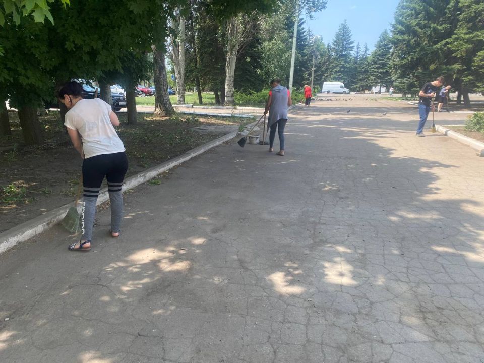 Кировчане снова объединились для наведения чистоты и порядка в городе Кировчане снова объединились для наведения чистоты и порядка в городе