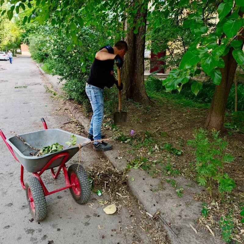 «Чистый четверг» в Буденновском районе «Чистый четверг» в Буденновском районе