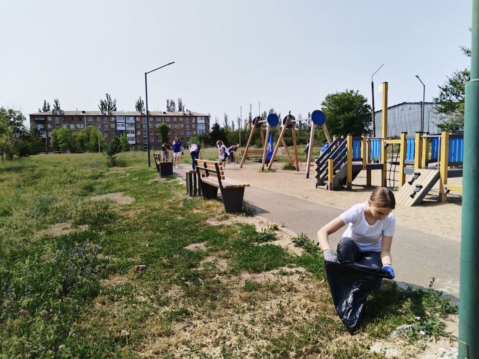 В Кировском прошел субботник В Кировском прошел субботник