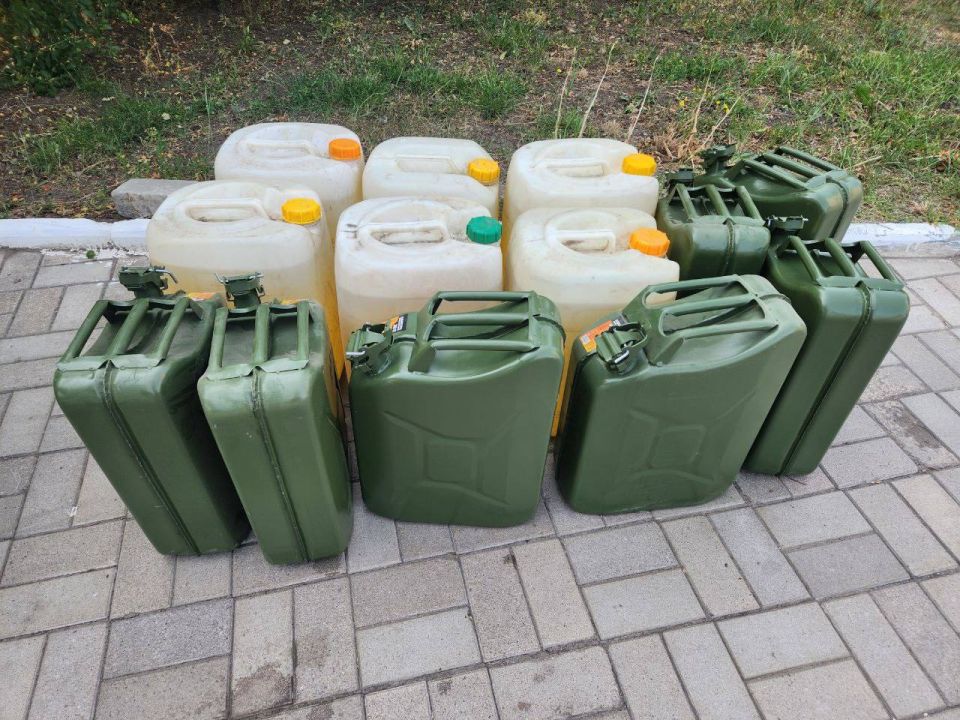 Александр Волошин: #гуманитарнаяпомощь. В ходе недавнего визита в Донецкую Народную Республику вместе с администрацией Донецкого городского округа провели встречу с жителями Красногоровки Общение с гражданами – важная часть... Александр Волошин: #гуманитарнаяпомощь. В ходе недавнего визита в Донецкую Народную Республику вместе с администрацией Донецкого городского округа провели встречу с жителями Красногоровки Общение с гражданами – важная часть...