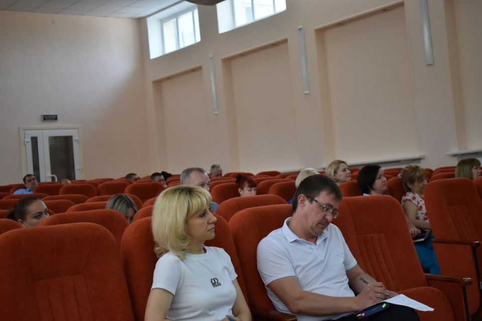 На расширенном аппаратном совещании с начальниками управлений, отделов, секторов администрации округа и руководителями учреждений рассмотрели актуальные вопросы жизнедеятельности муниципалитета На расширенном аппаратном совещании с начальниками управлений, отделов, секторов администрации округа и руководителями учреждений рассмотрели актуальные вопросы жизнедеятельности муниципалитета