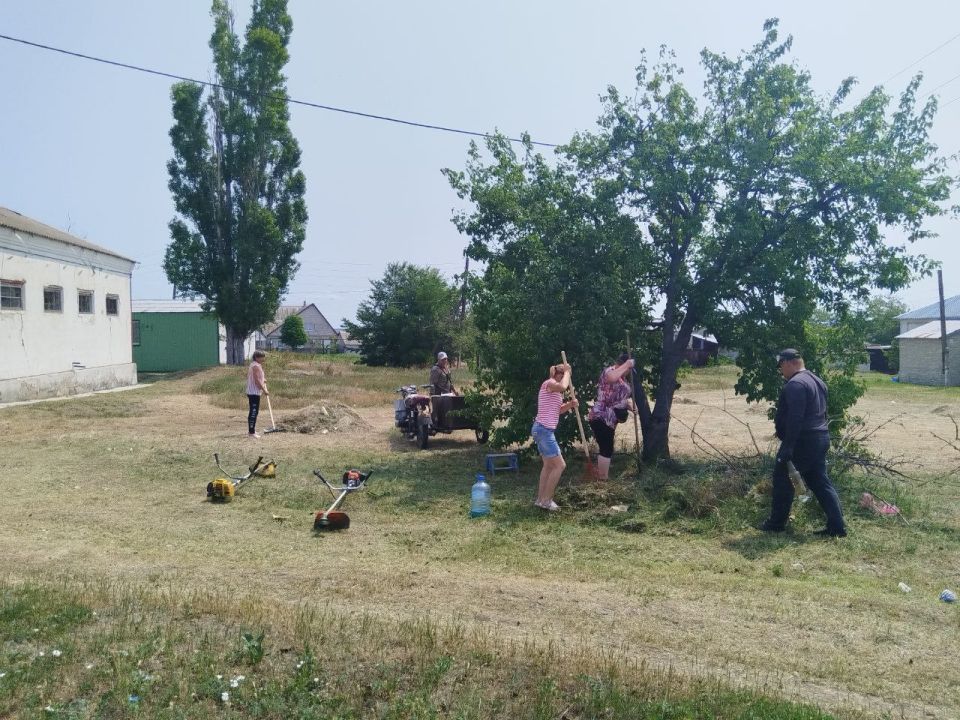 Наталья Великодная: Сегодня, по доброй традиции, в рамках партийного проекта "ЧистаяСтрана", а также еженедельной экологической акции "Чистый четверг" - жители нашего округа активно принимали участие в благоустройстве... Наталья Великодная: Сегодня, по доброй традиции, в рамках партийного проекта "ЧистаяСтрана", а также еженедельной экологической акции "Чистый четверг" - жители нашего округа активно принимали участие в благоустройстве...