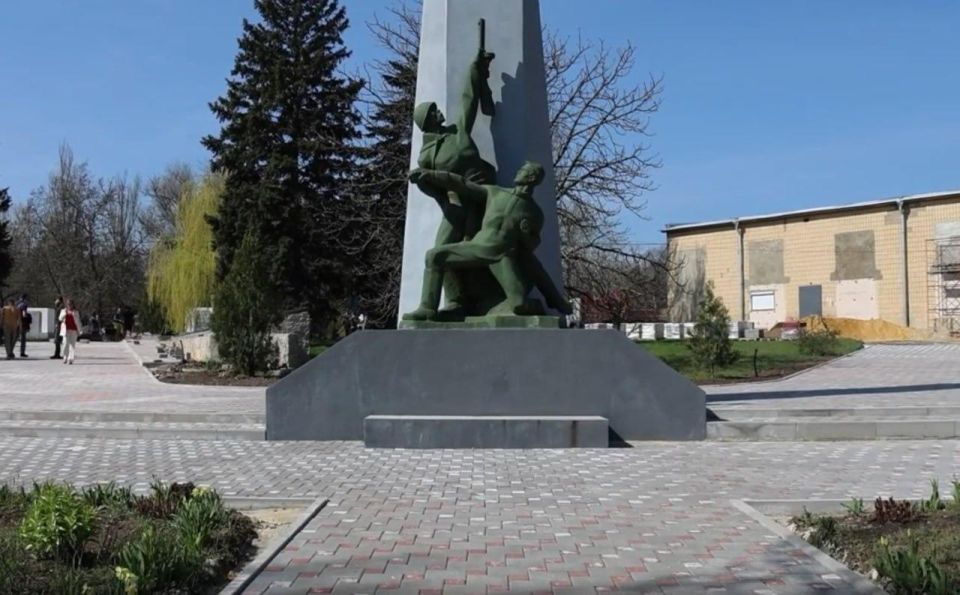 Николай Михайлов: Забайкальский край монтирует наплавляемую кровлю здания музыкальной школы в пгт Новый Свет Николай Михайлов: Забайкальский край монтирует наплавляемую кровлю здания музыкальной школы в пгт Новый Свет