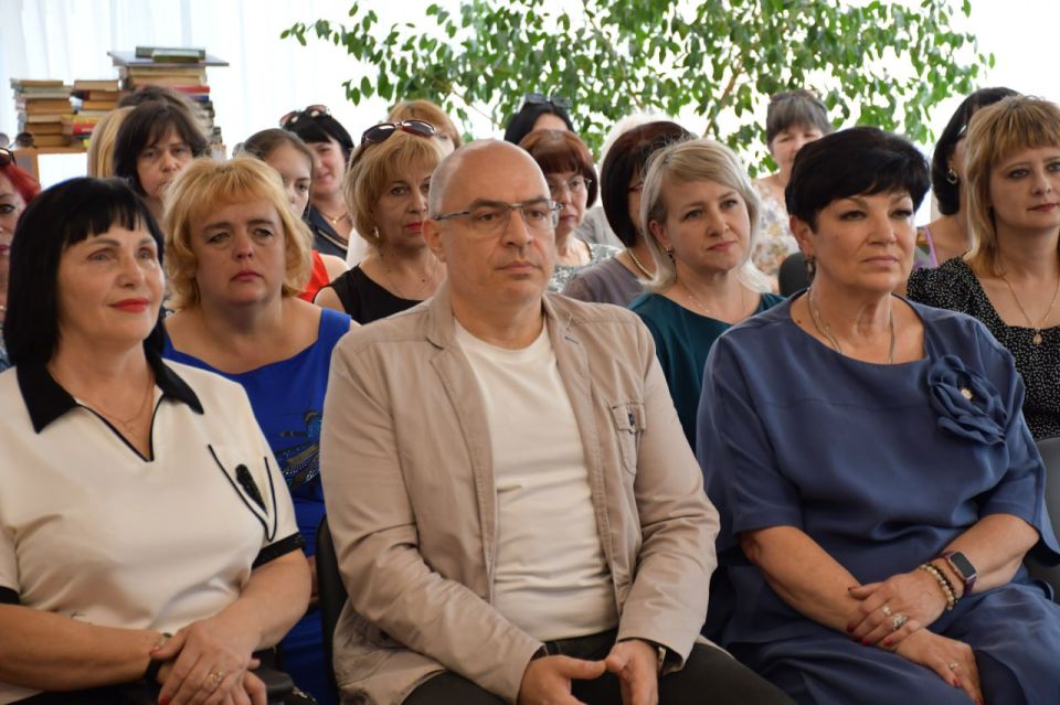 В преддверии профессионального праздника Дня социального работника в городе Дебальцево прошло торжественное мероприятие, посвященное людям этой профессии В преддверии профессионального праздника Дня социального работника в городе Дебальцево прошло торжественное мероприятие, посвященное людям этой профессии