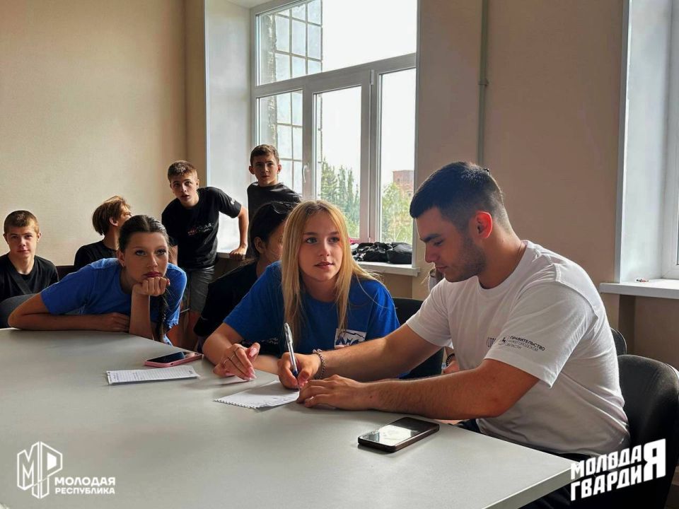 Что общего между крокодилом, стулом и деревом? Что общего между крокодилом, стулом и деревом?