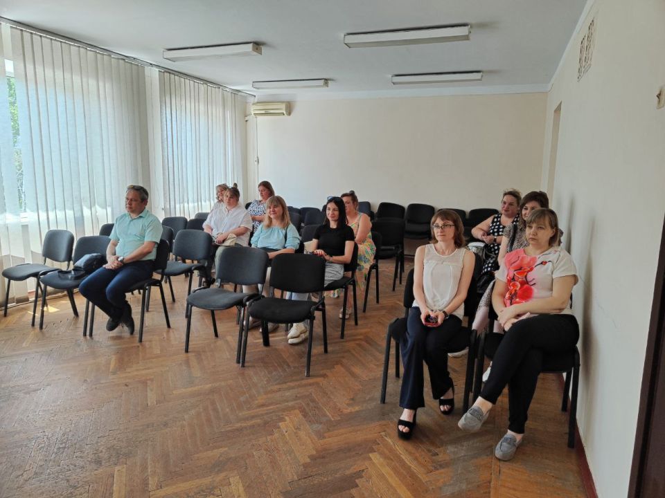 6 июня руководитель Управы Горняцкого внутригородского района Олеся Осатюк провела встречу с секретарями первичных общественных организаций 6 июня руководитель Управы Горняцкого внутригородского района Олеся Осатюк провела встречу с секретарями первичных общественных организаций