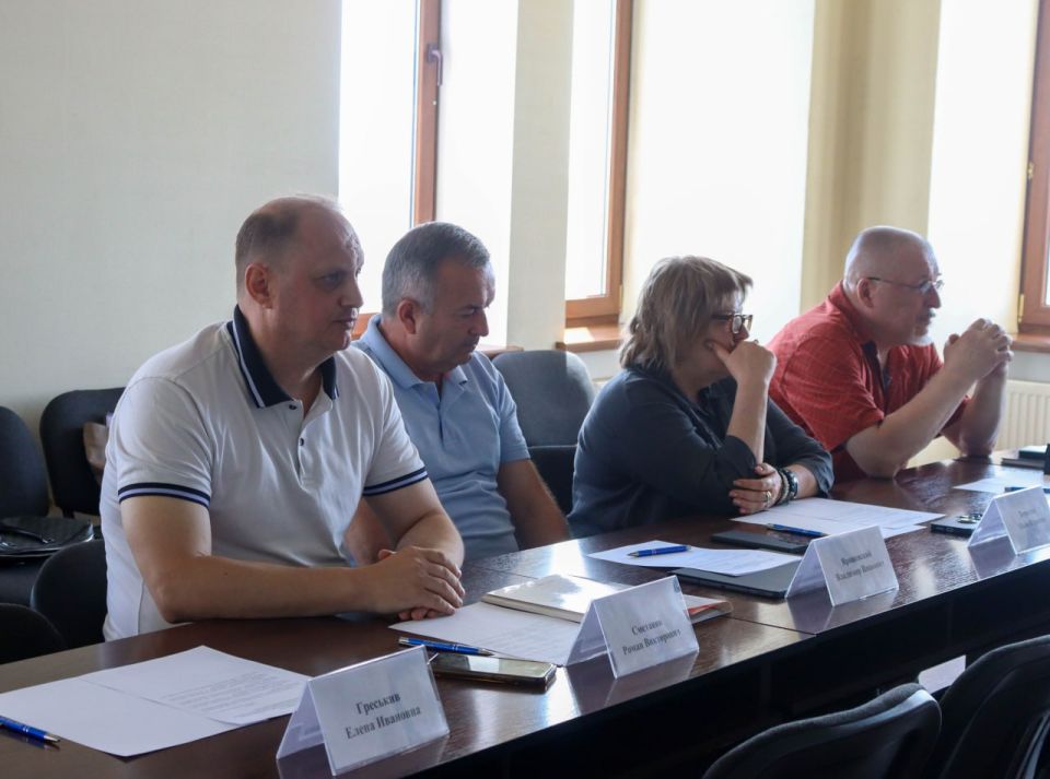 Председатель Комиссии по промышленности, транспорту, строительству, ЖКХ и экологии Общественной палаты ДНР Роман Сметанин избран руководителем общественного совета при Министерстве строительства, архитектуры и ЖКХ Республики Председатель Комиссии по промышленности, транспорту, строительству, ЖКХ и экологии Общественной палаты ДНР Роман Сметанин избран руководителем общественного совета при Министерстве строительства, архитектуры и ЖКХ Республики