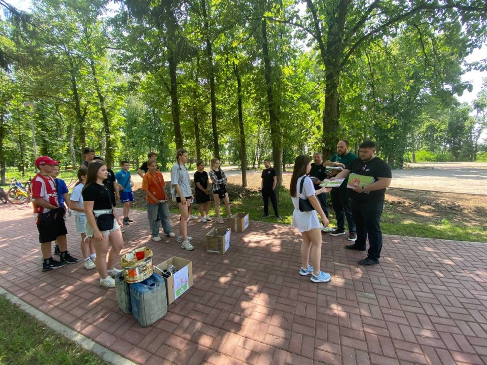 В Летнем парке состоялся экоэстафета В Летнем парке состоялся экоэстафета