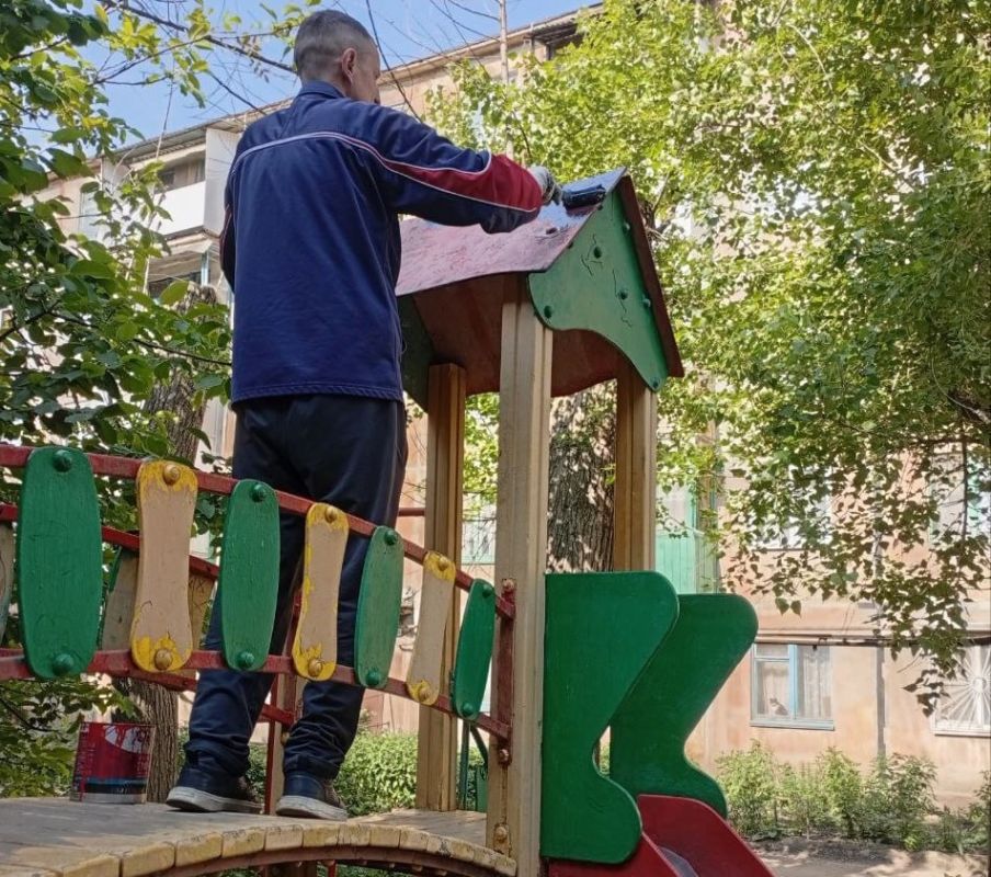 В Кировском внутригородском районе продолжаются работы В Кировском внутригородском районе продолжаются работы