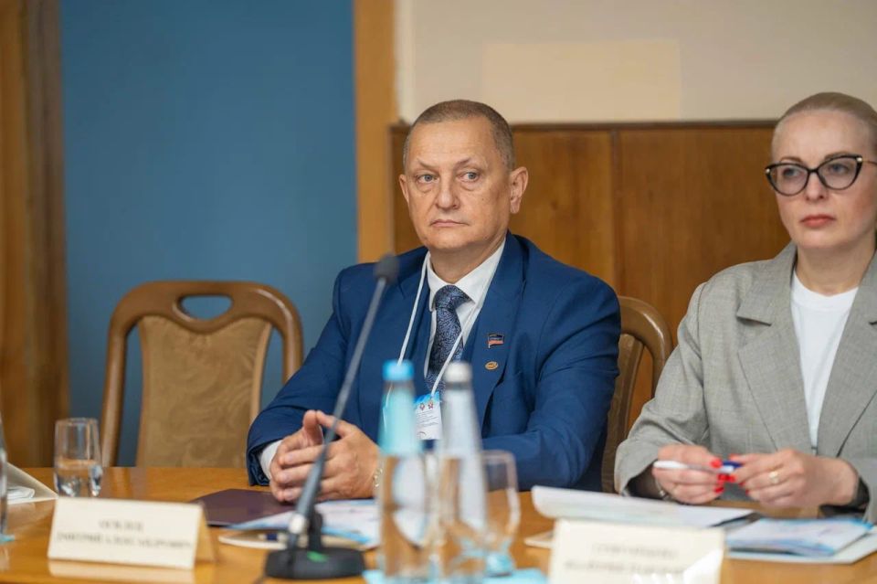 Депутаты приняли участие в конференции, посвященной повышению эффективности управленческой деятельности Депутаты приняли участие в конференции, посвященной повышению эффективности управленческой деятельности