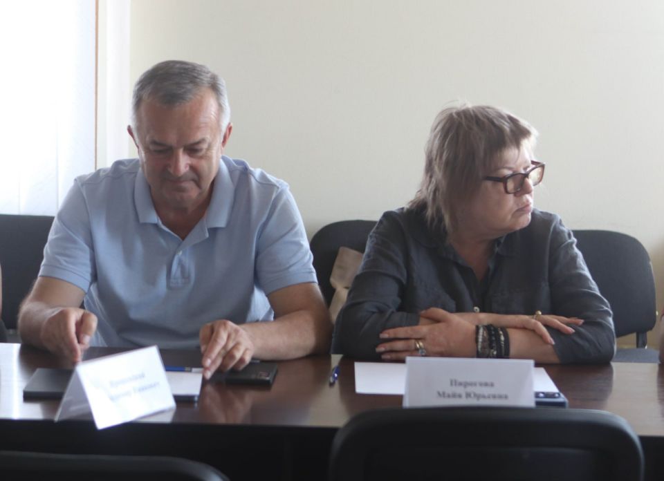 Председатель Комиссии по промышленности, транспорту, строительству, ЖКХ и экологии Общественной палаты ДНР Роман Сметанин избран руководителем общественного совета при Министерстве строительства, архитектуры и ЖКХ Республики Председатель Комиссии по промышленности, транспорту, строительству, ЖКХ и экологии Общественной палаты ДНР Роман Сметанин избран руководителем общественного совета при Министерстве строительства, архитектуры и ЖКХ Республики