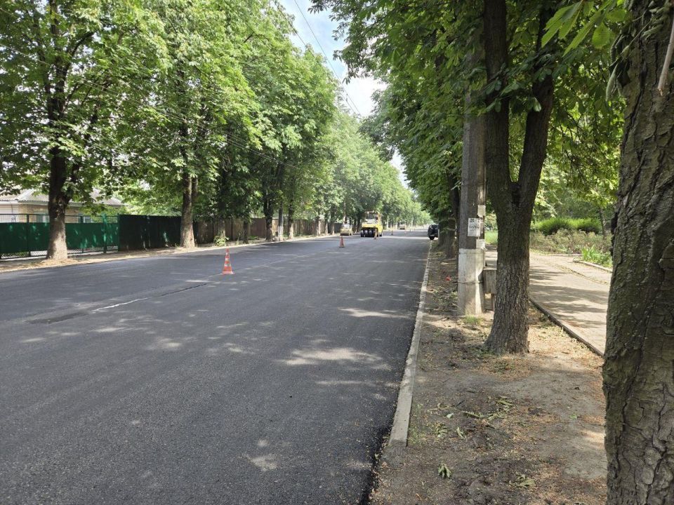 Специалисты Нижегородской области завершили ремонт дороги на улице Краснознаменской в Харцызске Специалисты Нижегородской области завершили ремонт дороги на улице Краснознаменской в Харцызске