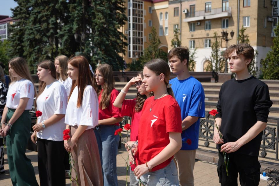 В Донецке состоялся поэтический митинг «Пусть в каждом сердце Пушкин отзовется» В Донецке состоялся поэтический митинг «Пусть в каждом сердце Пушкин отзовется»