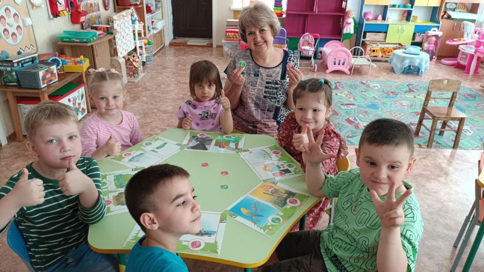 Докучаевск присоединился к экоакции «Марафон зеленых дел» Докучаевск присоединился к экоакции «Марафон зеленых дел»