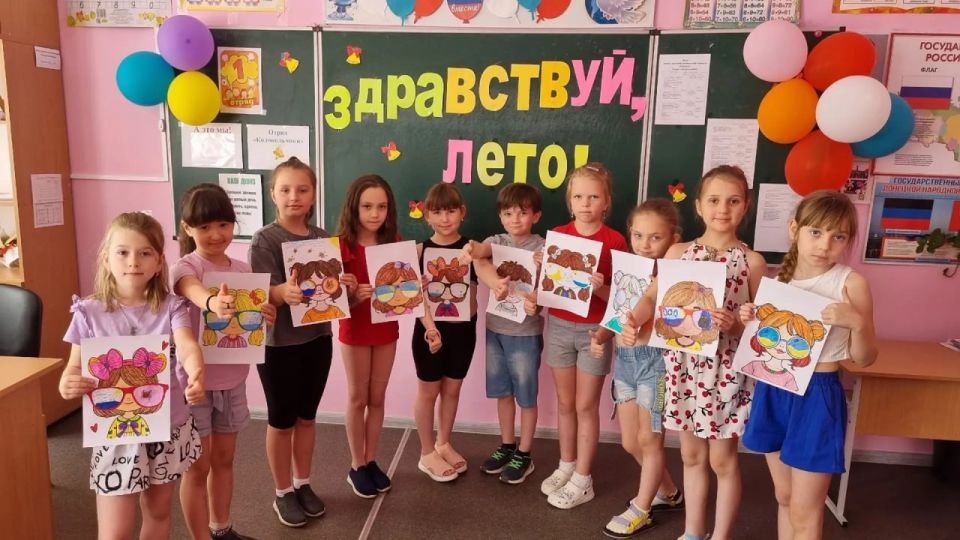 В Докучаевске прошла первая неделя пребывания детей на досуговой площадке В Докучаевске прошла первая неделя пребывания детей на досуговой площадке