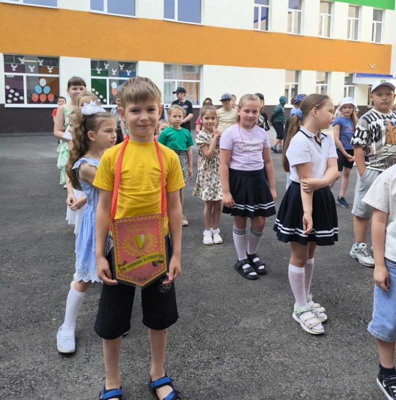 В пришкольном лагере Снежного прошли спортивные соревнования В пришкольном лагере Снежного прошли спортивные соревнования