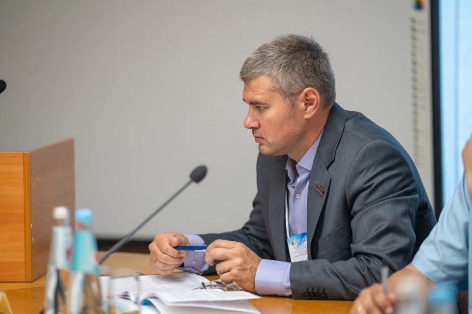 Депутаты приняли участие в конференции, посвященной повышению эффективности управленческой деятельности Депутаты приняли участие в конференции, посвященной повышению эффективности управленческой деятельности