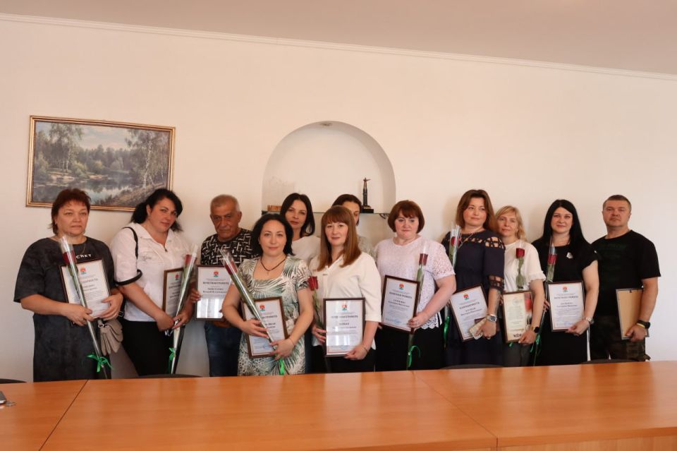 Сегодня в администрации городского округа Торез прошло торжественное мероприятие, посвященное Дню социального работника Сегодня в администрации городского округа Торез прошло торжественное мероприятие, посвященное Дню социального работника