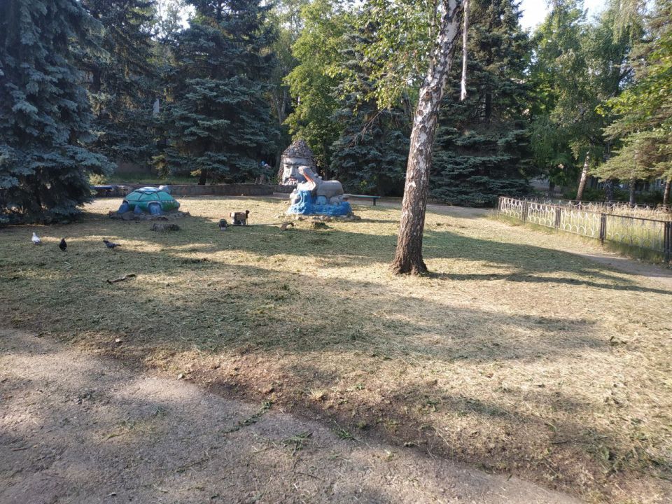 В рамках акции "Экологический субботник", сегодня 06.06.2025, в городе Светлодарск работники городских предприятий и учреждений выполнили следующие работы по уборке своих прилегающих территорий: В рамках акции "Экологический субботник", сегодня 06.06.2025, в городе Светлодарск работники городских предприятий и учреждений выполнили следующие работы по уборке своих прилегающих территорий: