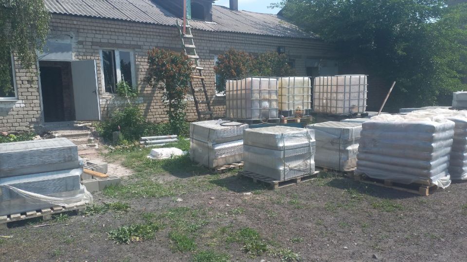 В Снежном ведутся ремонтные работы в образовательных учреждениях В Снежном ведутся ремонтные работы в образовательных учреждениях