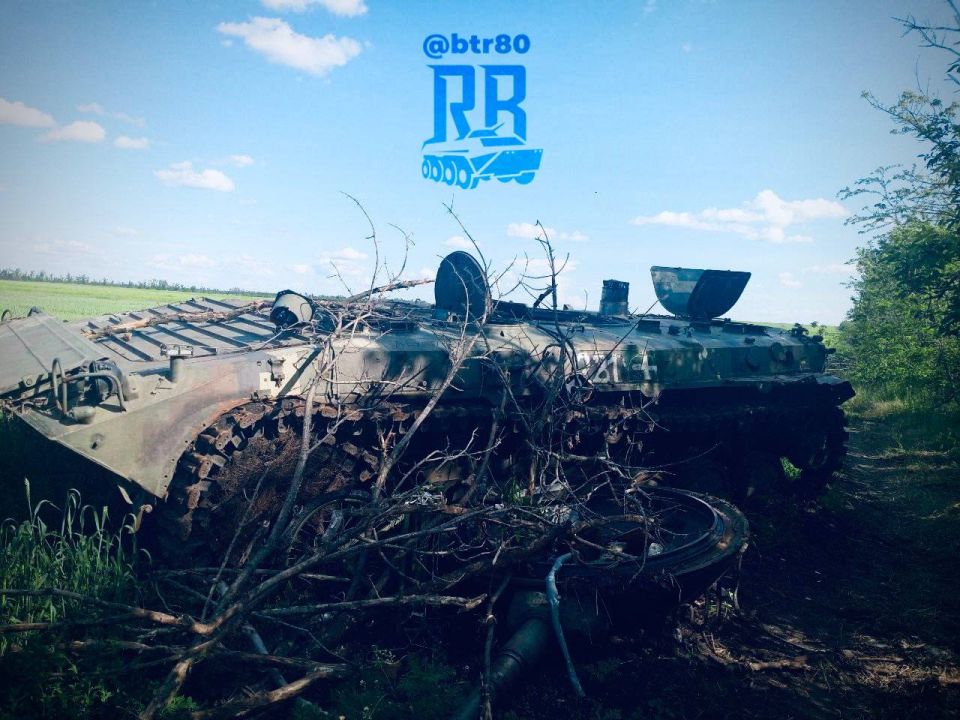 Уничтоженные БМП Bradley и БМП-1, а также БТР М113 ВСУшников на Покровском направлении Уничтоженные БМП Bradley и БМП-1, а также БТР М113 ВСУшников на Покровском направлении