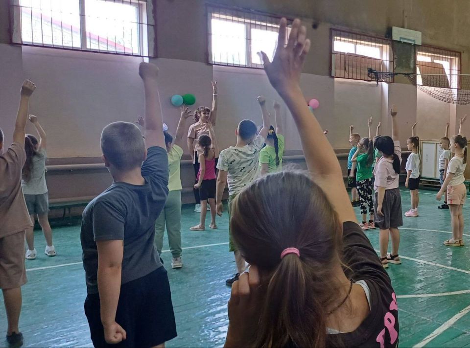 Отличный старт дня в пришкольных летних лагерях Ленинского района! Отличный старт дня в пришкольных летних лагерях Ленинского района!