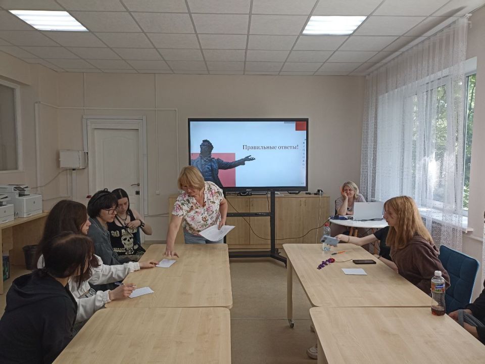 6 июня, в Пушкинский день, известный также как День русского языка, центральная городская модельная библиотека распахнула свои двери для учащихся ГБПОУ «Харцызский Многопрофильный Техникум» 6 июня, в Пушкинский день, известный также как День русского языка, центральная городская модельная библиотека распахнула свои двери для учащихся ГБПОУ «Харцызский Многопрофильный Техникум»