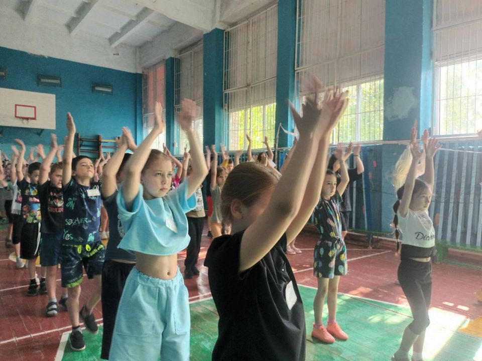 Отличный старт дня в пришкольных летних лагерях Ленинского района! Отличный старт дня в пришкольных летних лагерях Ленинского района!