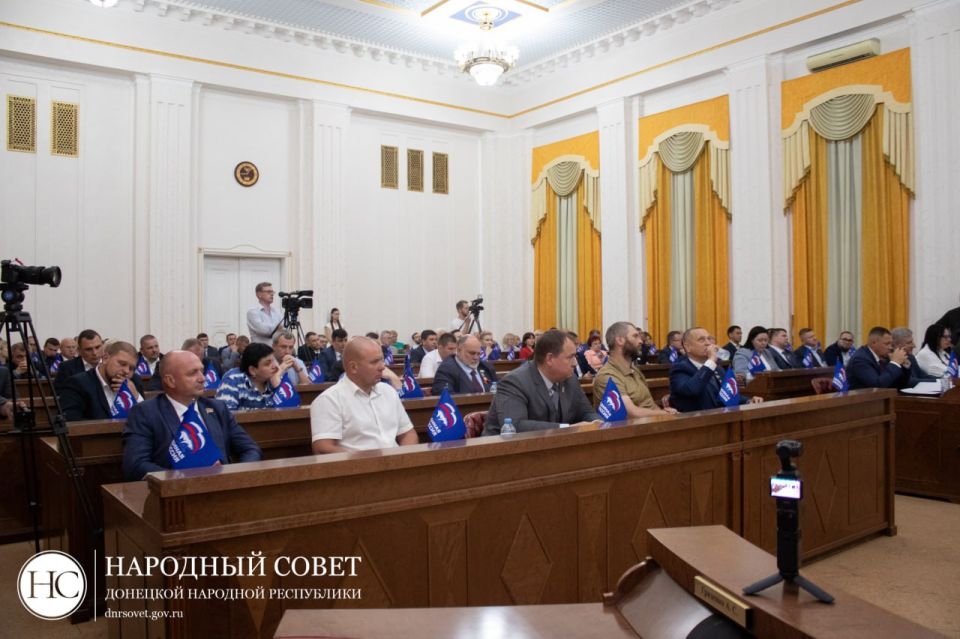 Александр Подгорный: 1 января 2026 года заканчивается переходный период в Донецкой Народной Республике, который действует на основе закона «О принятии в Российскую Федерацию Донецкой Народной Республики и образовании в... Александр Подгорный: 1 января 2026 года заканчивается переходный период в Донецкой Народной Республике, который действует на основе закона «О принятии в Российскую Федерацию Донецкой Народной Республики и образовании в...