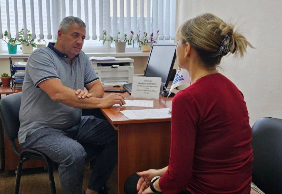 ПРИЕМ ГРАЖДАН. В первую рабочую неделю июня депутаты Донецкого городского совета провели приёмы граждан в закреплённых районах города: ПРИЕМ ГРАЖДАН. В первую рабочую неделю июня депутаты Донецкого городского совета провели приёмы граждан в закреплённых районах города: