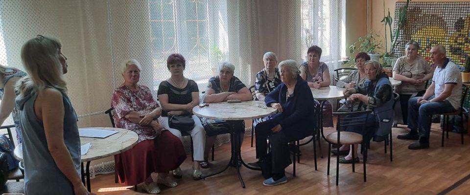 Наталья Бегуненко: В «Территориальном центре социального обслуживания (предоставления социальных услуг) Петровского района города Донецка» состоялась встреча за круглым столом «В кругу друзей», которую провели гости из ... Наталья Бегуненко: В «Территориальном центре социального обслуживания (предоставления социальных услуг) Петровского района города Донецка» состоялась встреча за круглым столом «В кругу друзей», которую провели гости из ...