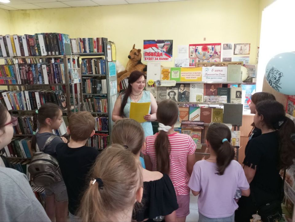 Василий Ткачук: Сегодня, 6 июня, в Библиотеке-филиале № 2 ЦБСВ г.Донецка при содействии Управы Калининского внутригородского района Администрации городского округа Донецк прошла литературная викторина "Великое русское... Василий Ткачук: Сегодня, 6 июня, в Библиотеке-филиале № 2 ЦБСВ г.Донецка при содействии Управы Калининского внутригородского района Администрации городского округа Донецк прошла литературная викторина "Великое русское...