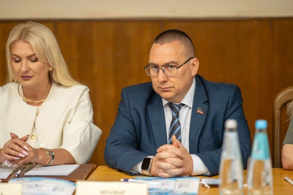 Депутаты приняли участие в конференции, посвященной повышению эффективности управленческой деятельности Депутаты приняли участие в конференции, посвященной повышению эффективности управленческой деятельности
