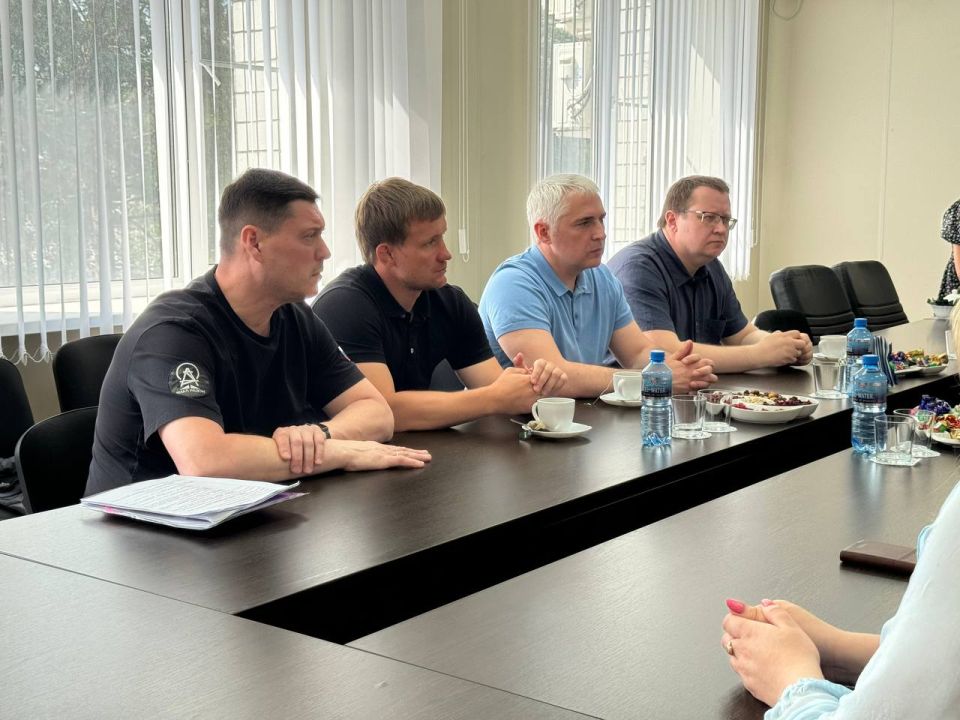 Константин Зинченко: С главой города Ноябрьск Ямало-Ненецкого автономного округа обсудили рабочие вопросы Константин Зинченко: С главой города Ноябрьск Ямало-Ненецкого автономного округа обсудили рабочие вопросы