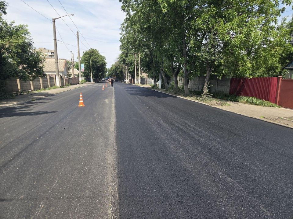 Специалисты Нижегородской области завершили ремонт дороги на улице Краснознаменской в Харцызске Специалисты Нижегородской области завершили ремонт дороги на улице Краснознаменской в Харцызске