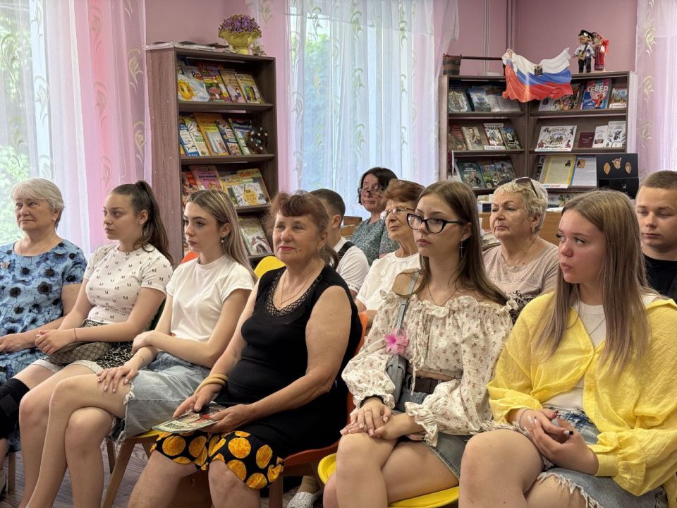 Первые знают!. Движение Первых совместно с Центральной библиотекой организовали увлекательную викторину по партийному проекту "Культура малой Родины", посвящённую Дню русского языка Первые знают!. Движение Первых совместно с Центральной библиотекой организовали увлекательную викторину по партийному проекту "Культура малой Родины", посвящённую Дню русского языка