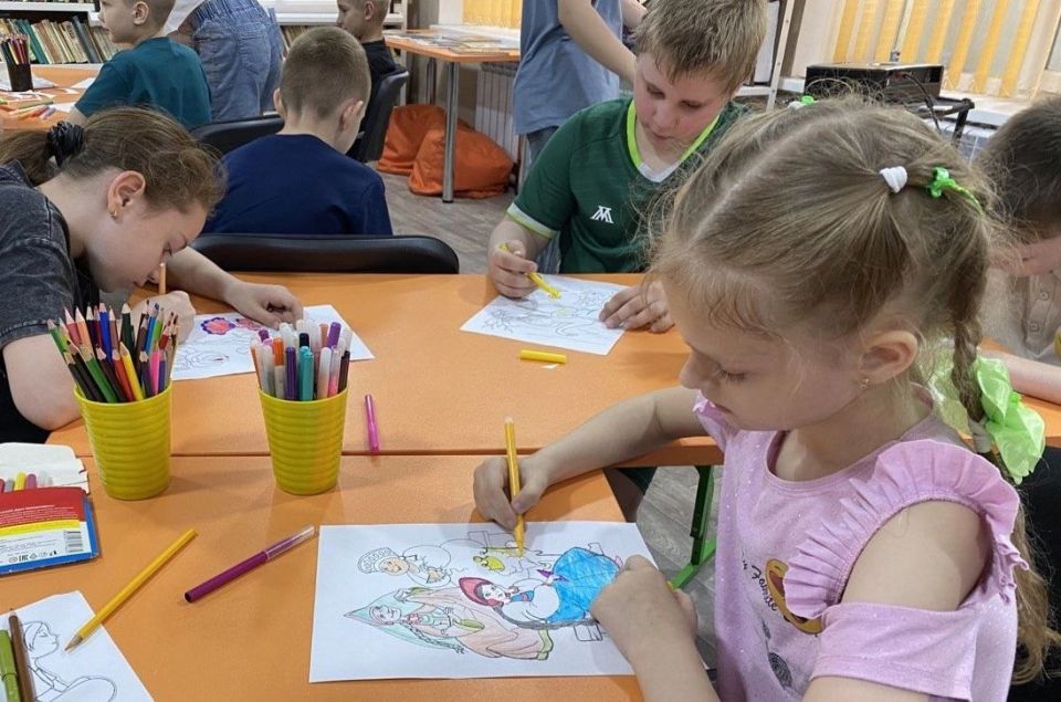 В «Пушкинский день России» в пришкольном лагере «Дружба» ГБОУ «Мироновская школа № 10» состоялось увлекательное мероприятие – игра-путешествие «В Лукоморье», посвящённая сказкам Александра Сергеевича Пушкина В «Пушкинский день России» в пришкольном лагере «Дружба» ГБОУ «Мироновская школа № 10» состоялось увлекательное мероприятие – игра-путешествие «В Лукоморье», посвящённая сказкам Александра Сергеевича Пушкина