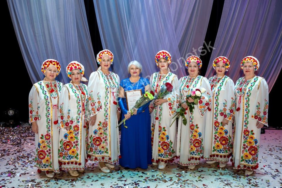 Культурное богатство. Народный вокальный коллектив «Театр песни «Шахтарочка» был создан Людмилой Архимандритовой 15 июля 1963 года Культурное богатство. Народный вокальный коллектив «Театр песни «Шахтарочка» был создан Людмилой Архимандритовой 15 июля 1963 года